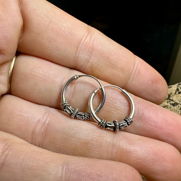 Silver earrings. - Picture 4 of 6